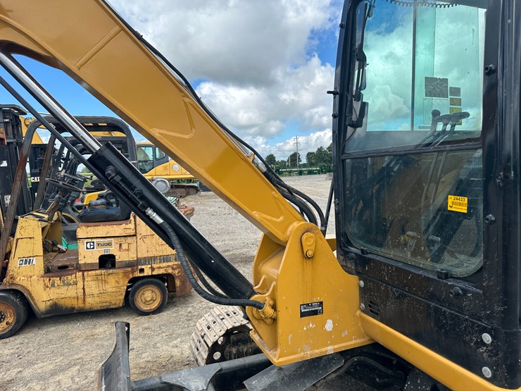 2015-caterpillar-306e-image-22
