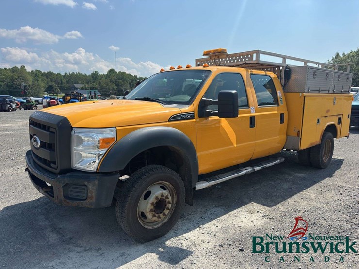 2011-ford-f550-image-1