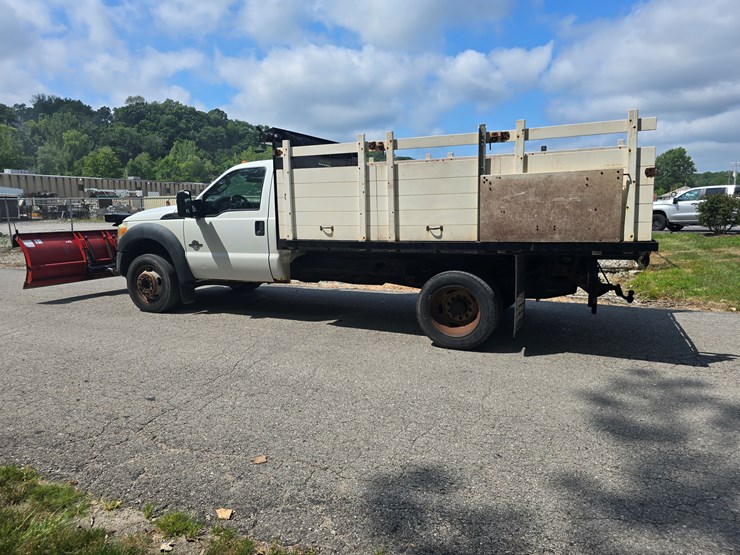 2011-ford-f550-image-16