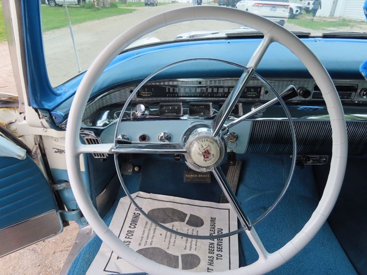 1956-buick-roadmaster-image-28