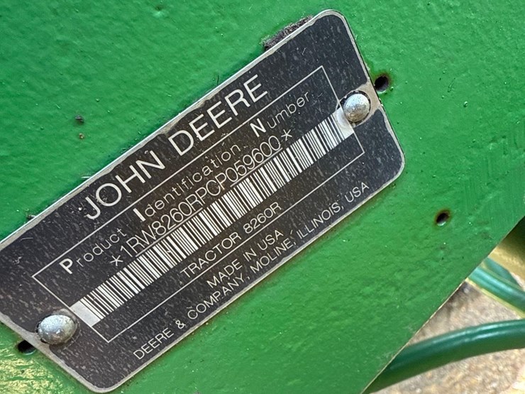 2013-john-deere-8260r-image-47