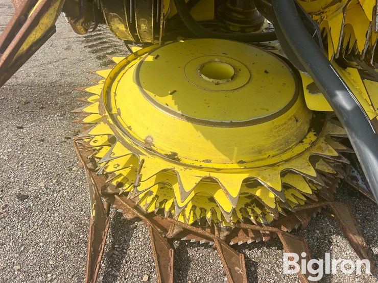 2019-john-deere-772-image-16
