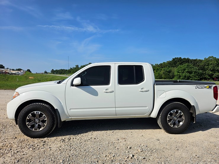 2016-nissan-frontier-image-6