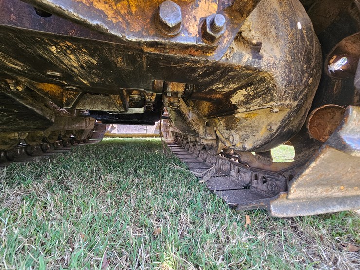 caterpillar-d4d-image-75