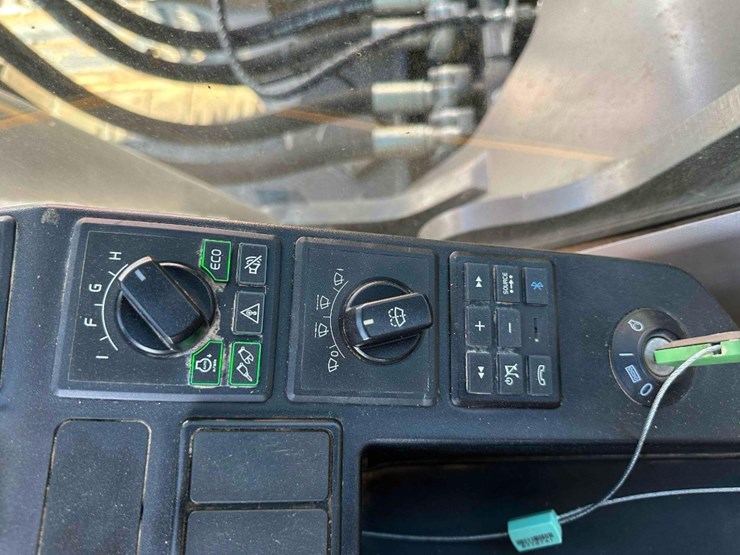 2019-volvo-ec350-excavator-image-45