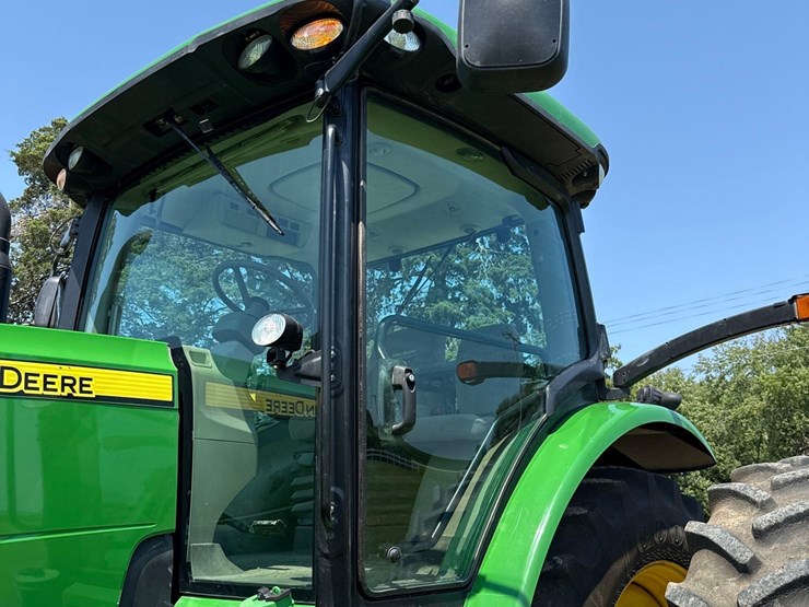 2013-john-deere-8260r-image-25