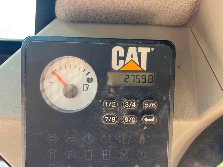 2016-caterpillar-257d-image-30