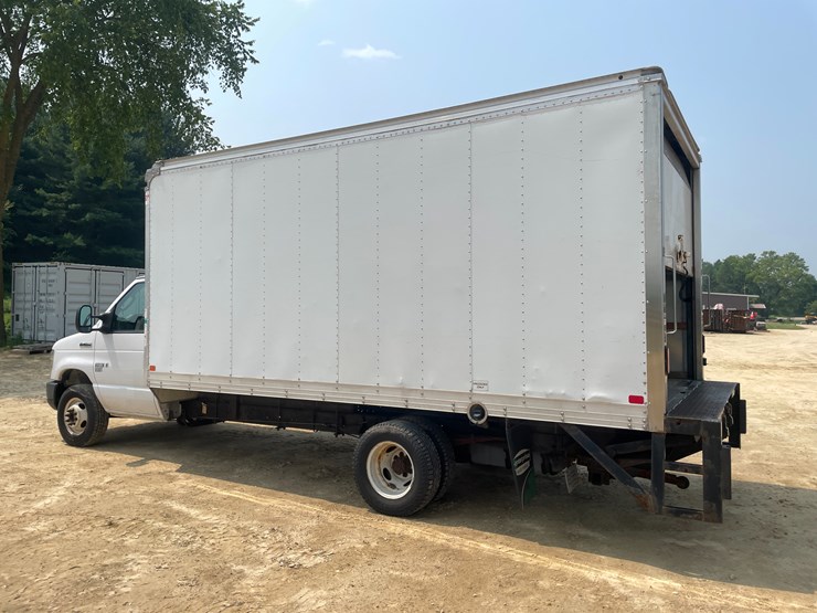 2018-ford-e450-image-7