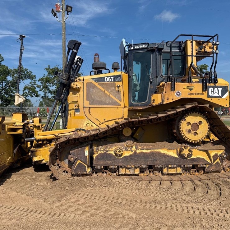 2018 CATERPILLAR D6T LGP
