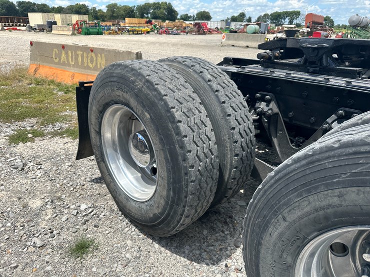 2001-caterpillar-c11-image-11