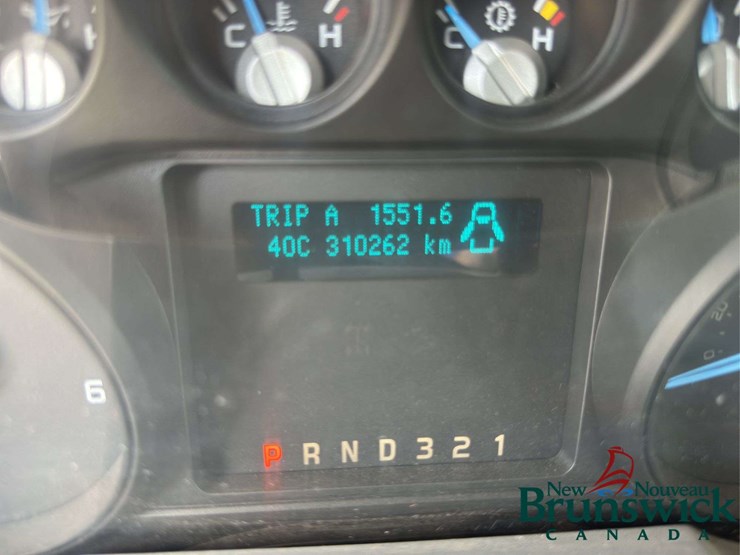 2011-ford-f550-image-19