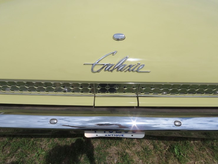 1961-ford-galaxie-2drt-ht-image-8