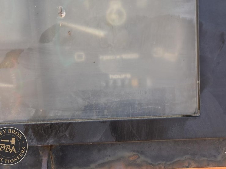 2002-case-850h-wt-image-42
