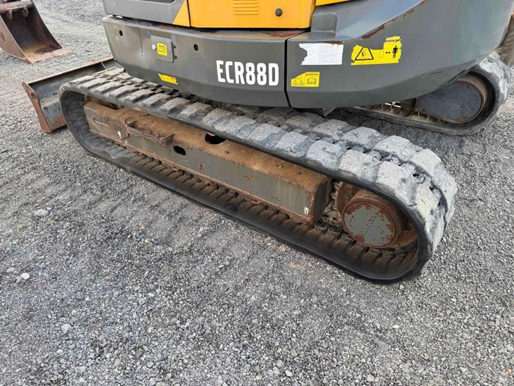 2017-volvo-ecr88d-image-34