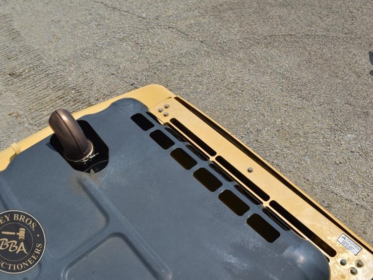 2014-komatsu-pc360-lc-10-image-68