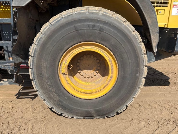 2019-komatsu-wa380-8-image-9