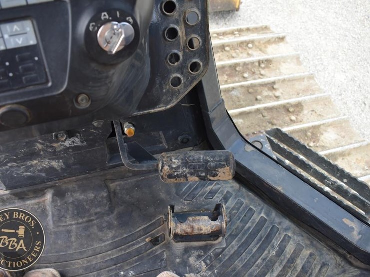 2014-komatsu-d39pxi-23-image-70