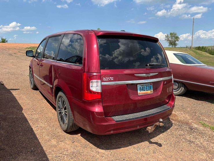 2014-chrysler-van-image-6