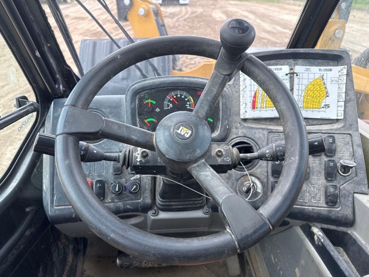 2020-caterpillar-tl1255d-image-27