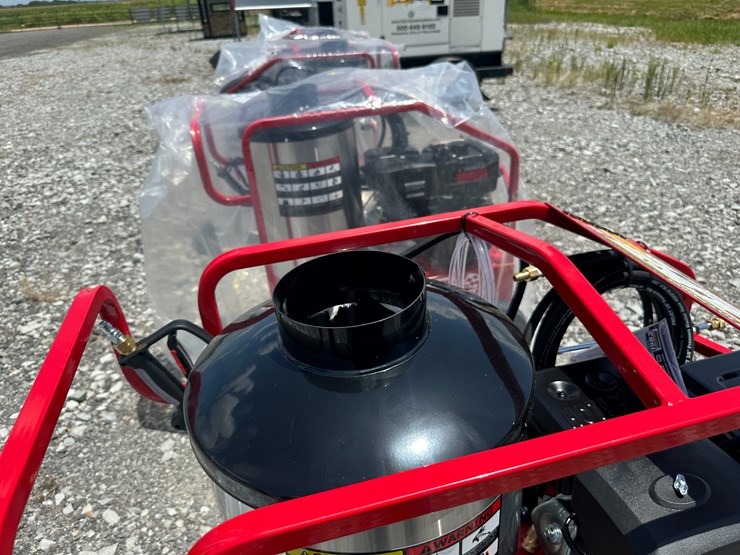 #4-•-unused-magnum-4000-series-hot-water-pressure-washer-252773-inv#:-24641-image-22