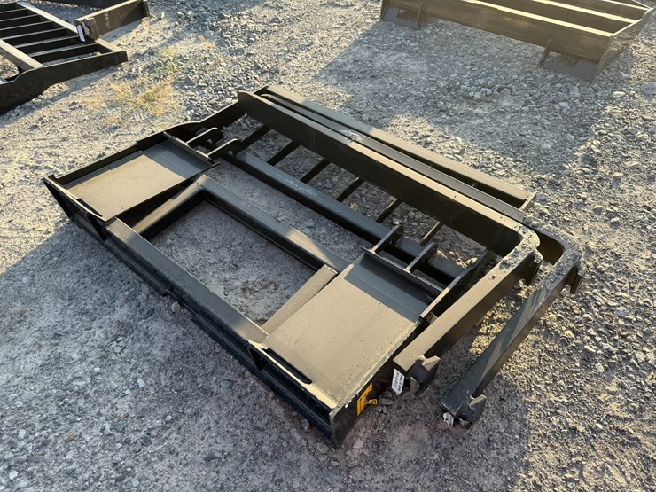 #2068-•-unused-58"-skid-steer-forks-inv#:-25097-image-1
