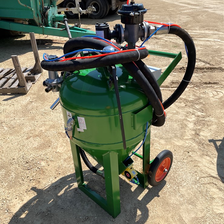 #2246 • 2025 DB500 Dustless Blasting Machine