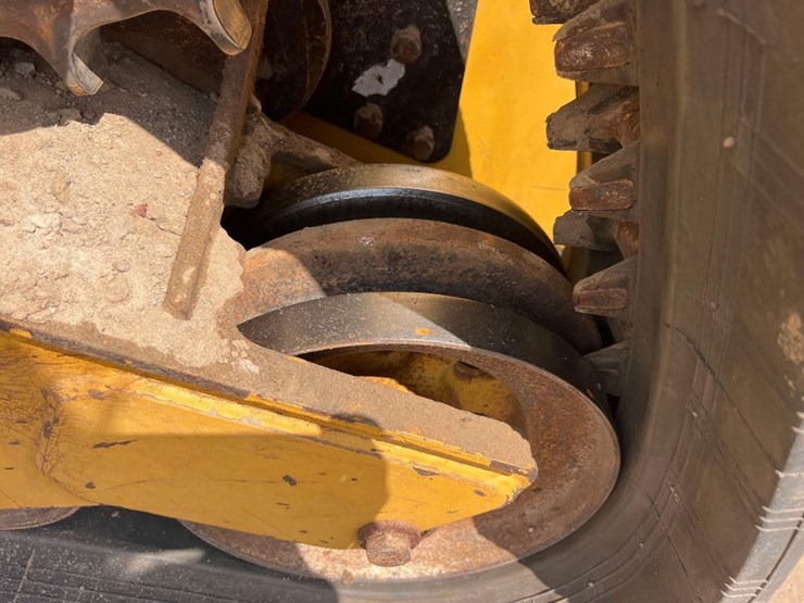 2021-caterpillar-279d3-image-22