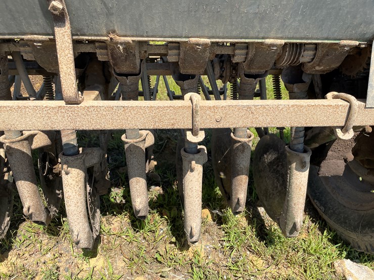 john-deere-10-image-11