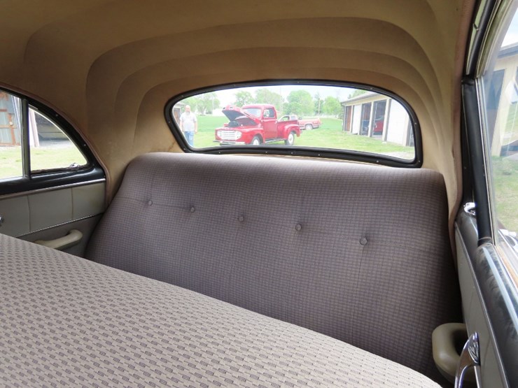 1951-pontiac-8-4dr-sedan-image-12