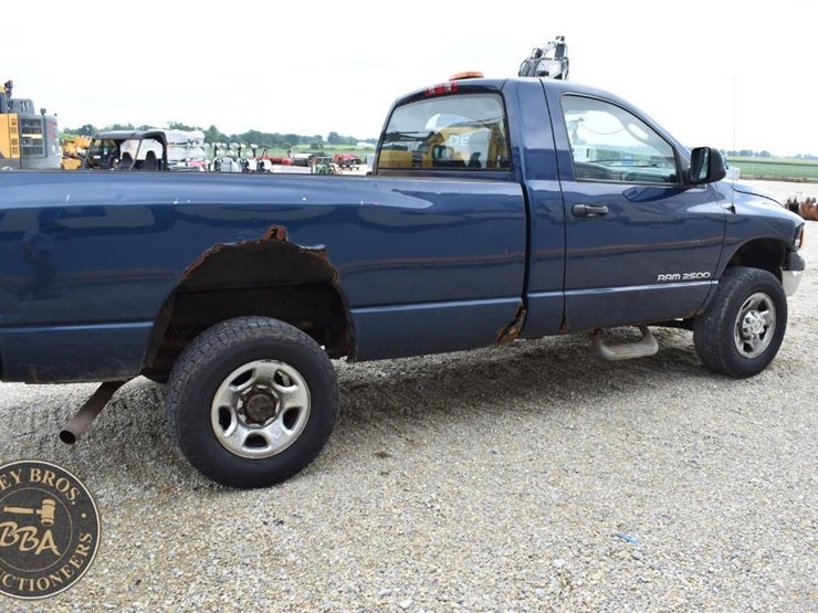 2005-dodge-2500-image-11