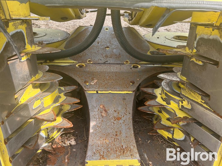 2019-john-deere-772-image-10