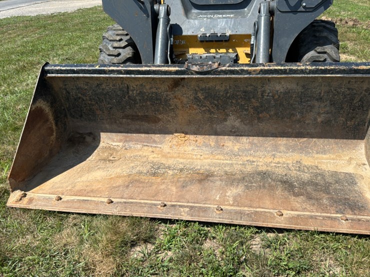 2019-deere-330g-image-11