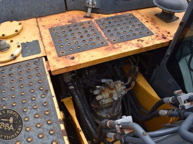 2018-deere-210g-lc-image-71