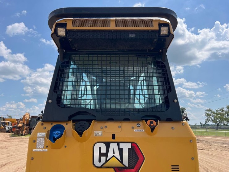 2021-caterpillar-d3-lgp-image-25