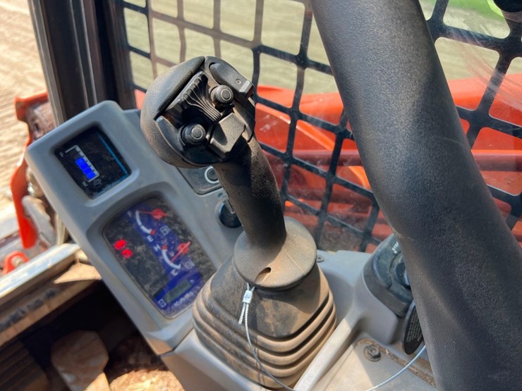 kubota-svl97-2-image-27