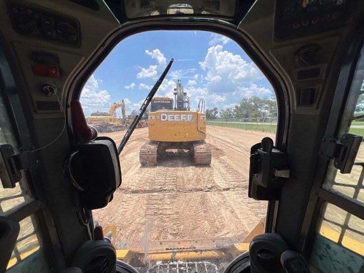 2021-caterpillar-259d3-image-33