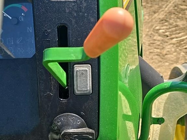2015-john-deere-5065e-image-81