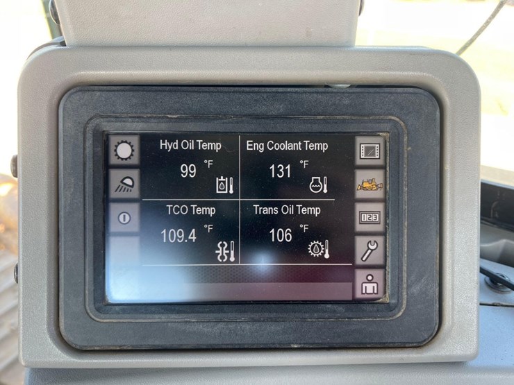 2018-caterpillar-d8t-image-38