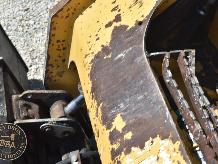 2018-caterpillar-262d-image-32