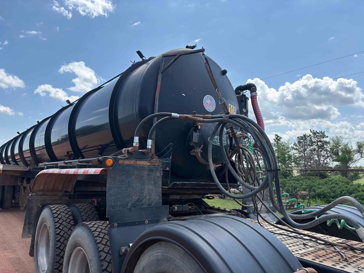 2013-dragon-mfg.-vac-tanker-trailer-image-2