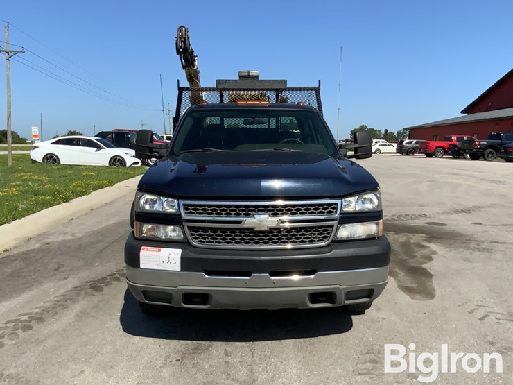 2005-chevrolet-silverado-3500-image-2