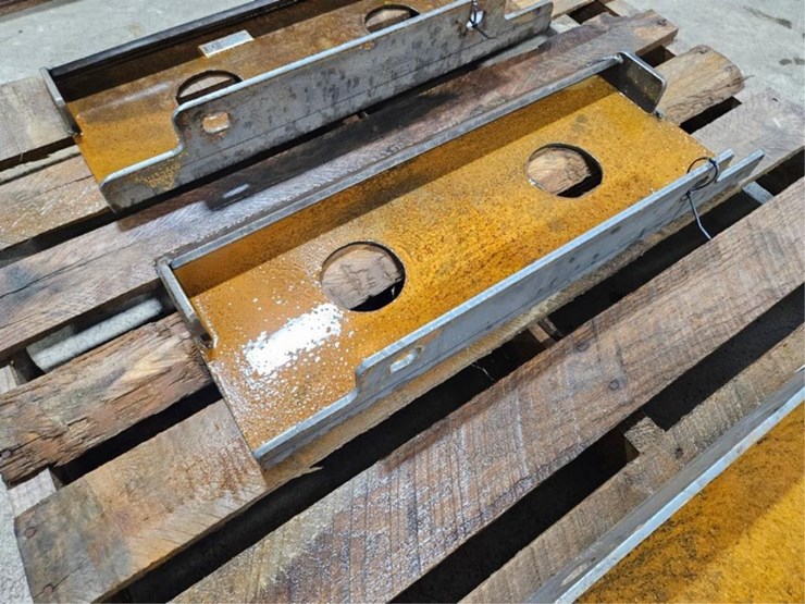 #402-•-new-kit-mini-skid-steer-face-plate-image-4