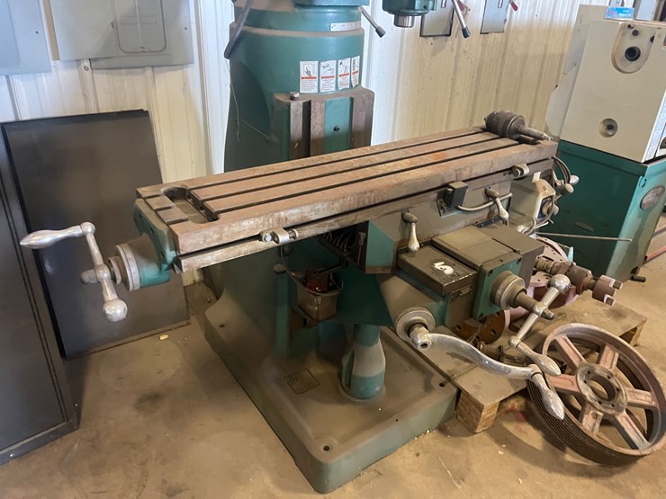 #5-•-2012-grizzly-9”-x-42”-vertical-mill-with-power-feed-image-2