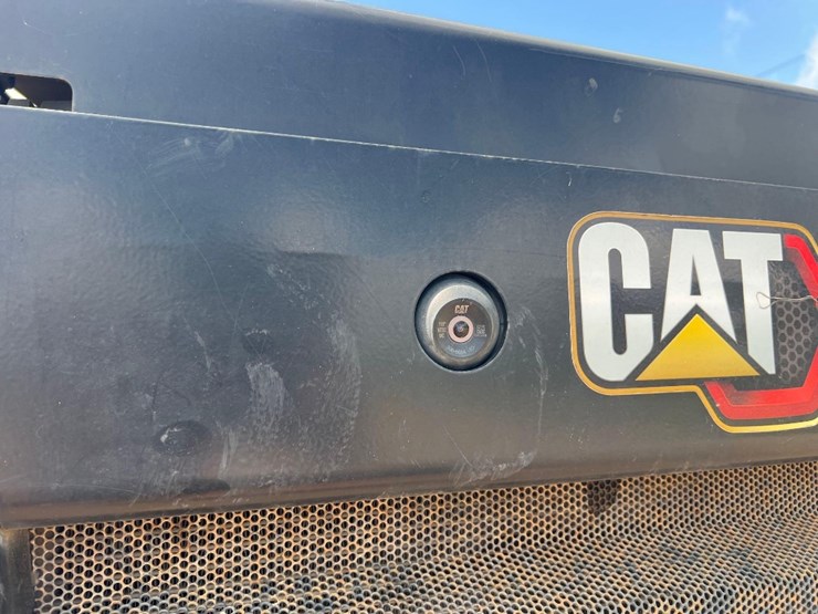 2021-caterpillar-279d3-image-12