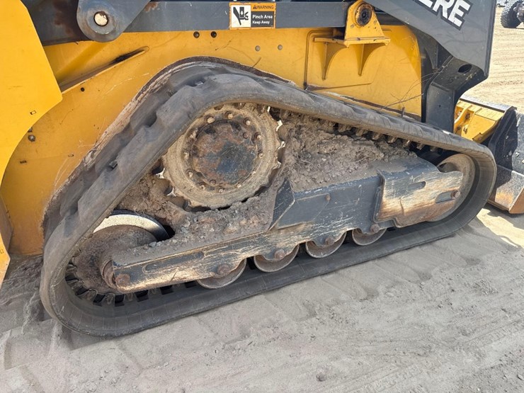 2019-deere-317g-image-13