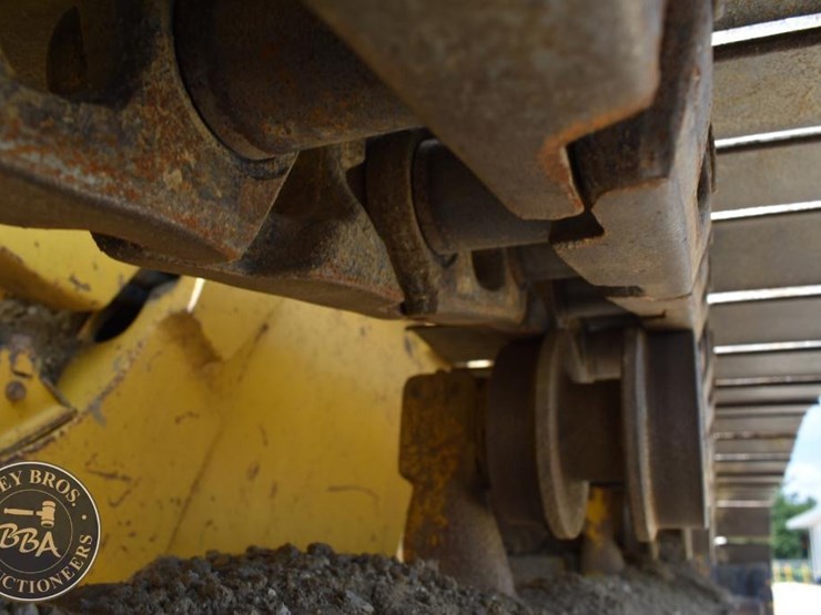 2014-komatsu-d51exi-22-image-44