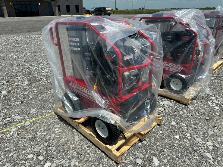 #4-•-unused-magnum-4000-series-hot-water-pressure-washer-252773-inv#:-24641-image-2