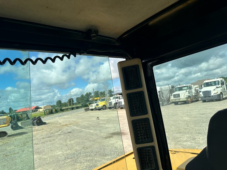 2015-caterpillar-306e-image-62