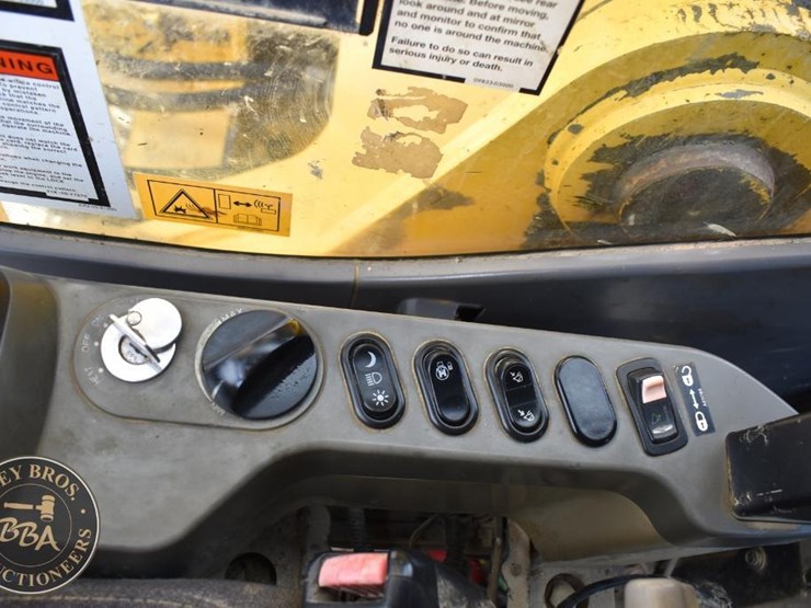 2014-komatsu-pc360-lc-10-image-93