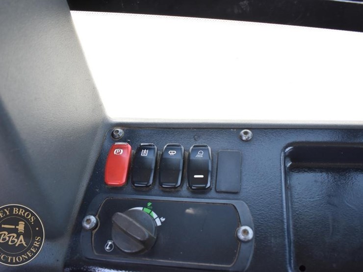 2019-caterpillar-d5k-lgp-image-74